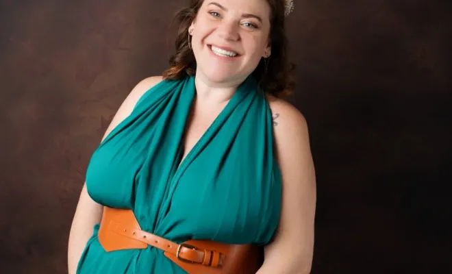 Photographe professionnelle shooting photo grossesse en couple en studio à Besançon, Besançon, TAILS PHOTOGRAPHIE