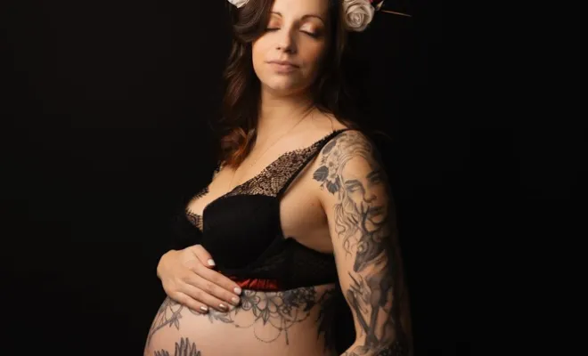 Shooting photo grossesse glamour en studio à Besançon, Besançon, TAILS PHOTOGRAPHIE