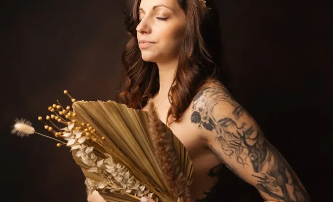 Shooting photo grossesse glamour en studio à Besançon, Besançon, TAILS PHOTOGRAPHIE