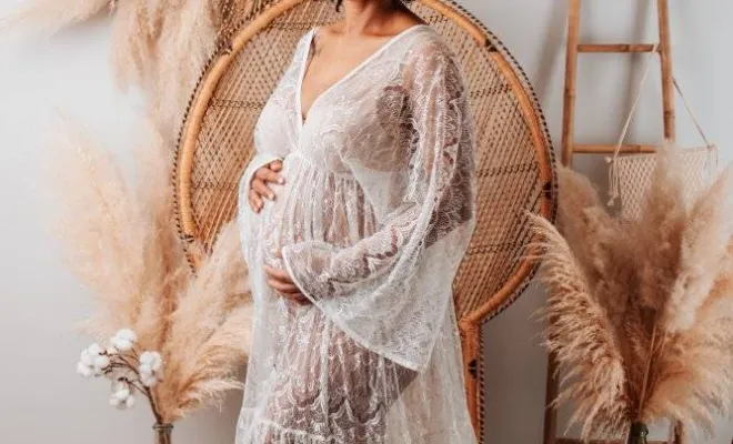 Shooting photo grossesse avec prêt de robes et accessoires à Besançon, Besançon, TAILS PHOTOGRAPHIE