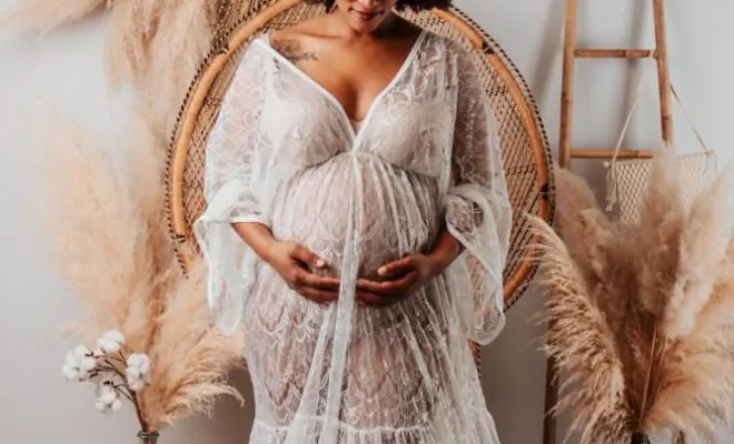 Shooting photo grossesse avec prêt de robes et accessoires à Besançon, Besançon, TAILS PHOTOGRAPHIE