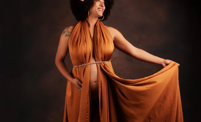 Shooting photo grossesse avec prêt de robes et accessoires à Besançon, Besançon, TAILS PHOTOGRAPHIE