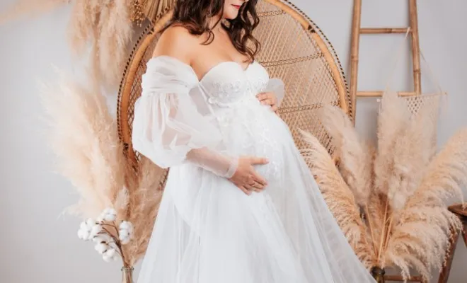 Shooting photo grossesse avec robes de créateurs en studio à Besançon, Besançon, TAILS PHOTOGRAPHIE