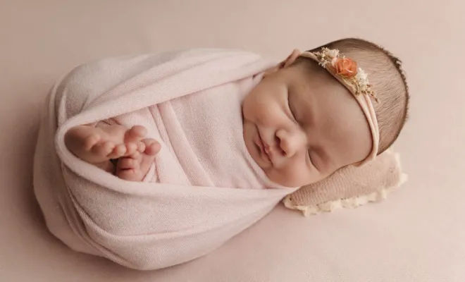 Photographe professionnelle shooting photo naissance fille à Besançon, Besançon, TAILS PHOTOGRAPHIE