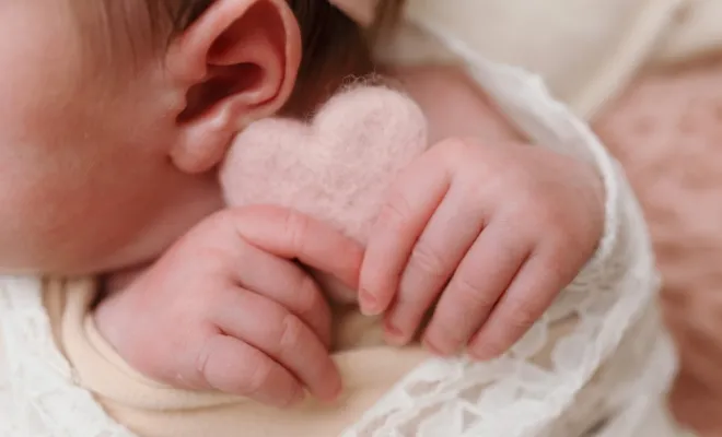 Photographe pour shooting photo naissance fille en studio à Besançon, Besançon, TAILS PHOTOGRAPHIE