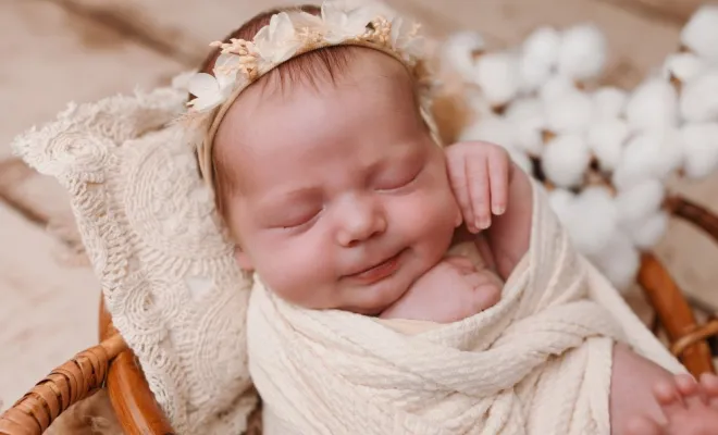 Photographe pour shooting photo naissance fille en studio à Besançon, Besançon, TAILS PHOTOGRAPHIE