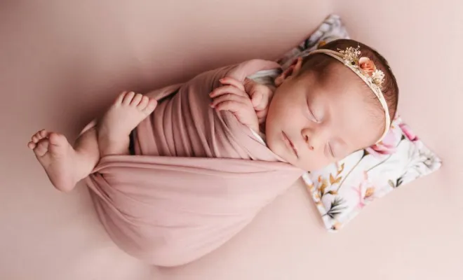 Photographe pour shooting photo naissance fleuri à Besançon, Besançon, TAILS PHOTOGRAPHIE