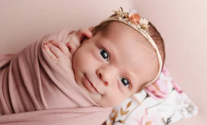 Photographe pour shooting photo naissance fleuri à Besançon, Besançon, TAILS PHOTOGRAPHIE