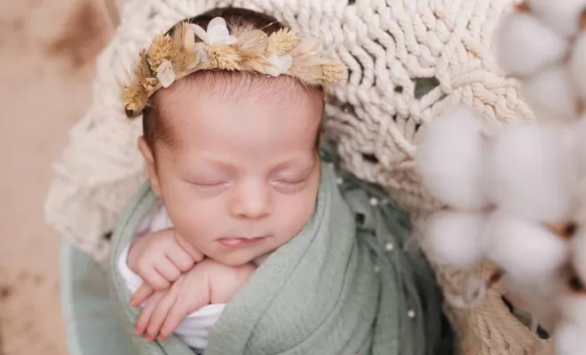 Photographe pour shooting photo naissance fleuri à Besançon, Besançon, TAILS PHOTOGRAPHIE