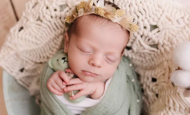 Photographe pour shooting photo naissance fleuri à Besançon, Besançon, TAILS PHOTOGRAPHIE