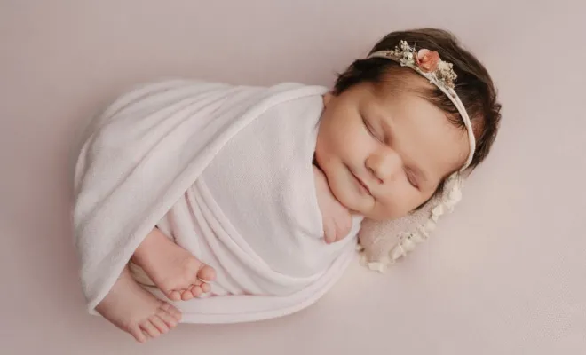 Photographe professionnelle shooting photo naissance en studio à Besançon, Besançon, TAILS PHOTOGRAPHIE