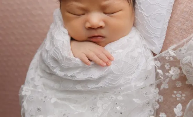 Photographe professionnelle formée aux shooting photo naissance en studio à Besançon, Besançon, TAILS PHOTOGRAPHIE