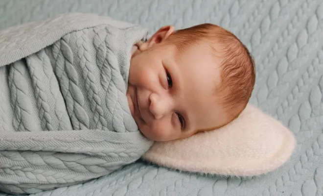 Photographe professionnelle shooting photo nouveau né à Besançon, Besançon, TAILS PHOTOGRAPHIE