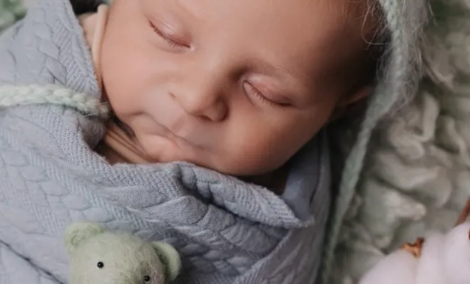 Photographe professionnelle shooting photo nouveau né à Besançon, Besançon, TAILS PHOTOGRAPHIE