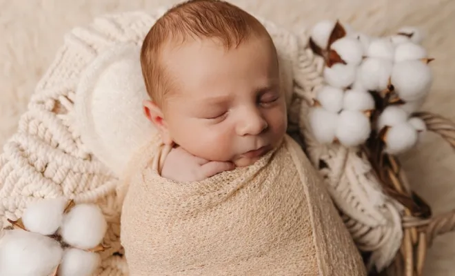 Photographe professionnelle shooting photo nouveau né à Besançon, Besançon, TAILS PHOTOGRAPHIE