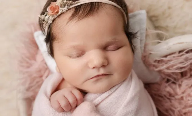 Photographe professionnelle shooting photo nouveau né en studio à Besançon, Besançon, TAILS PHOTOGRAPHIE