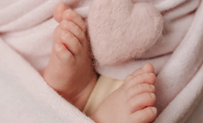 Photographe professionnelle shooting photo nouveau né en studio à Besançon, Besançon, TAILS PHOTOGRAPHIE