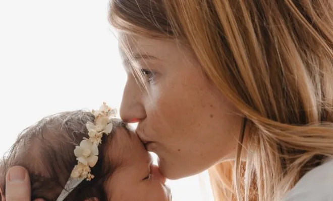 Photographe professionnelle shooting photo nouveau né en studio à Besançon, Besançon, TAILS PHOTOGRAPHIE