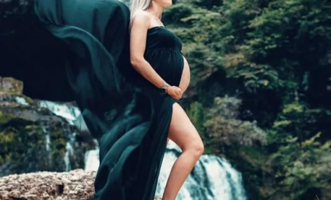 Tails Photographie photographe professionnelle séance photo grossesse avec voilage à Besançon, Besançon, TAILS PHOTOGRAPHIE