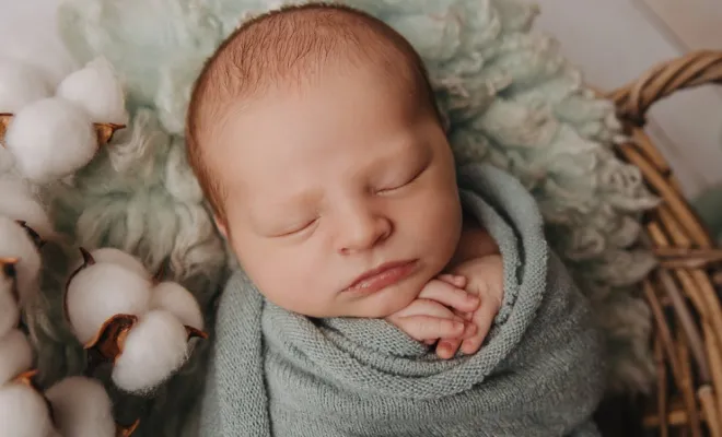Photographe professionnelle séance photo naissance en studio à Besançon, Besançon, TAILS PHOTOGRAPHIE