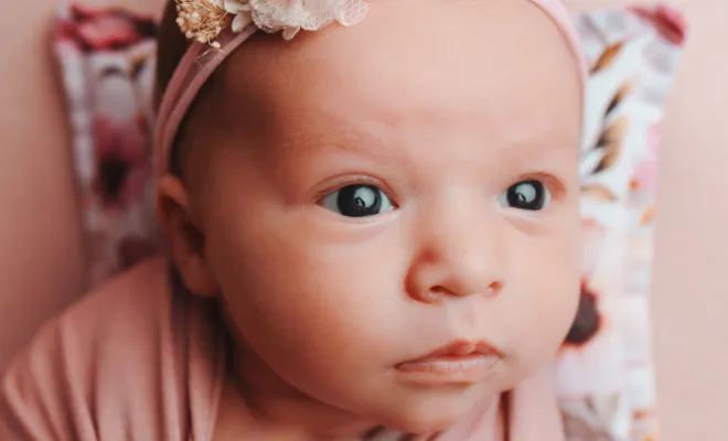 Shooting naissance en famille : photographe à Besançon