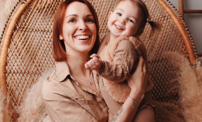 Shooting photo mère et fille en studio à Besançon