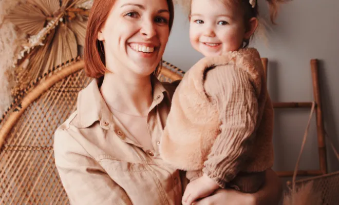 Shooting photo mère et fille en studio à Besançon