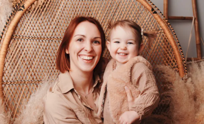 Shooting photo mère et fille en studio à Besançon