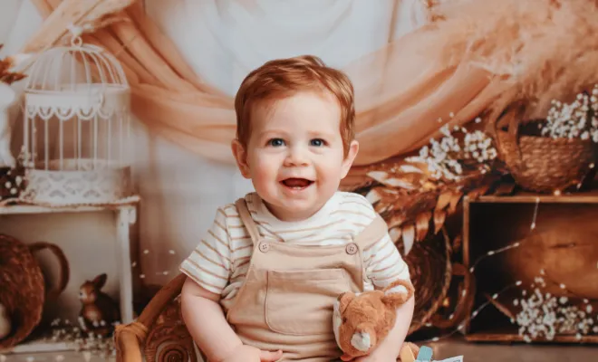 Photographe à Besançon : shooting Maman et bébé en studio