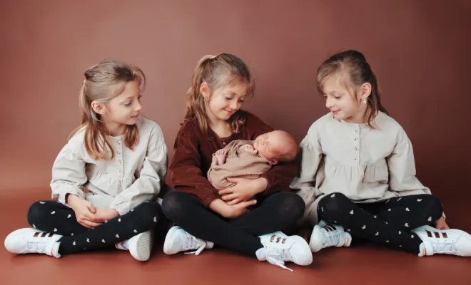 Photographe à Besançon shooting naissance en famille