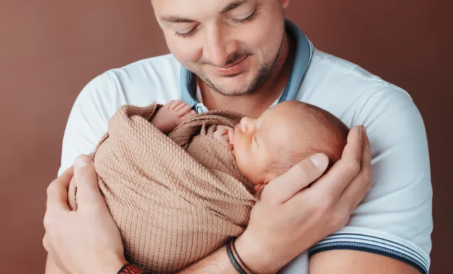 Photographe à Besançon shooting naissance en famille