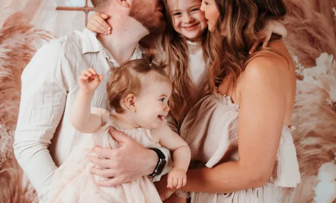 Photographe à Besançon shooting famille en studio