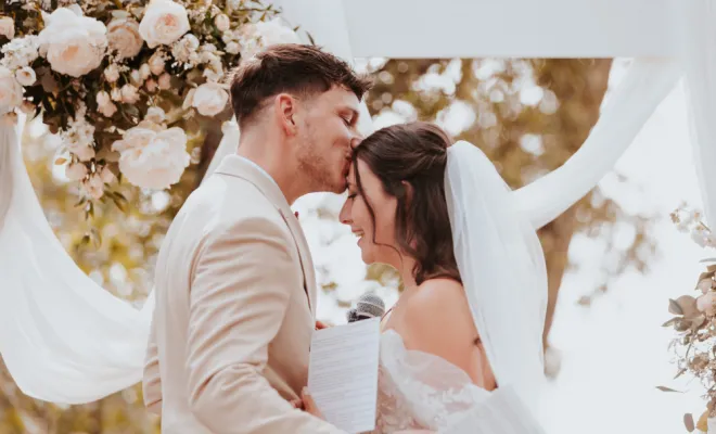 Photographe mariage à Besançon : mariage au Château d'Arcelot en Bourgogne