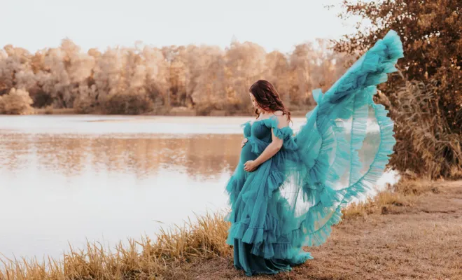 Photographe à Besançon shooting grossesse en extérieur 