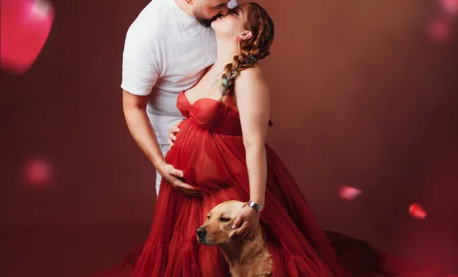 Photographe à Besançon shooting grossesse en studio avec prêt de robes