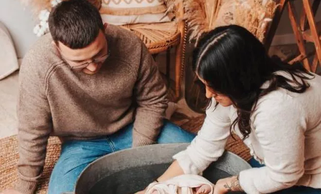 Bain bébé emmailloté à Besançon, Besançon, TAILS PHOTOGRAPHIE