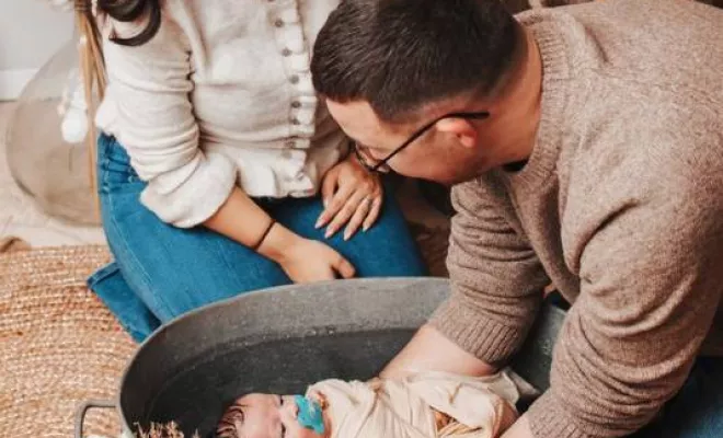 Bain bébé emmailloté à Besançon, Besançon, TAILS PHOTOGRAPHIE