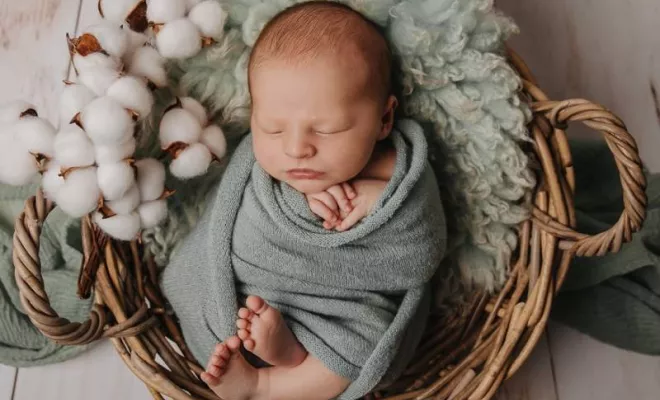 Photographe photos de naissance en studio à Besançon, Besançon, TAILS PHOTOGRAPHIE