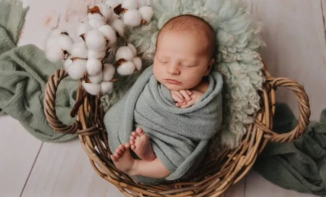 Photographe photos de naissance en studio à Besançon, Besançon, TAILS PHOTOGRAPHIE