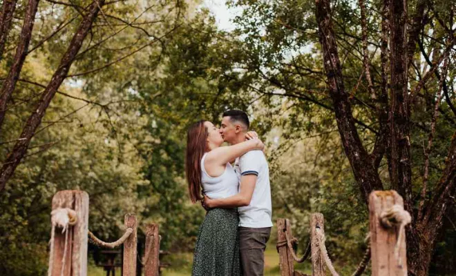 Photographe pour séance photo couple à Geneuille, Besançon, TAILS PHOTOGRAPHIE