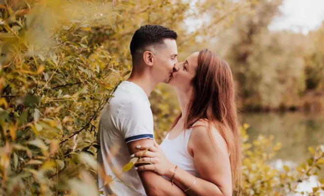 Photographe pour séance photo couple à Geneuille, Besançon, TAILS PHOTOGRAPHIE