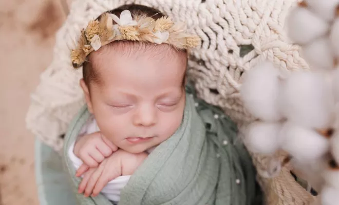 Photographe pour shooting photo naissance fleuri à Besançon, Besançon, TAILS PHOTOGRAPHIE