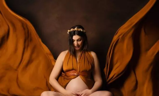 Photographe professionnelle shooting photo grossesse en studio à Besançon, Besançon, TAILS PHOTOGRAPHIE