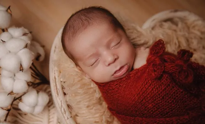 Photographe shooting nouveau né en studio à Besançon, Besançon, TAILS PHOTOGRAPHIE