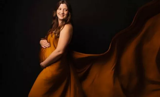 Photographe studio shooting grossesse avec voilages à Besançon, Besançon, TAILS PHOTOGRAPHIE