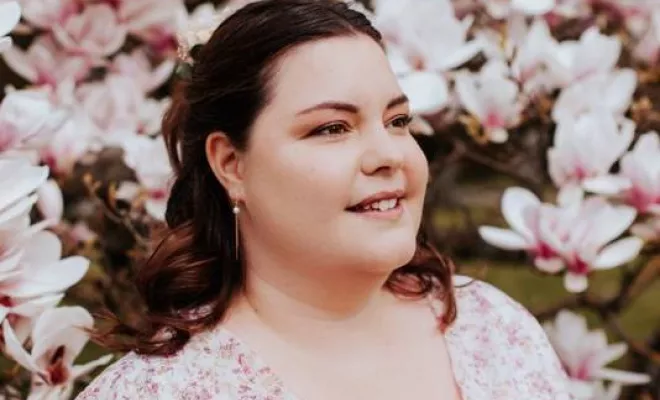 Portrait femme fleuri à Besançon, Besançon, TAILS PHOTOGRAPHIE