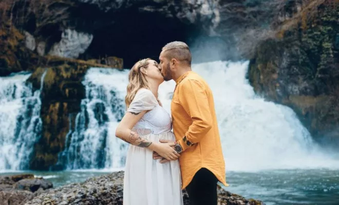 Séance photo grossesse en pleine nature en Franche-Comté, Besançon, TAILS PHOTOGRAPHIE