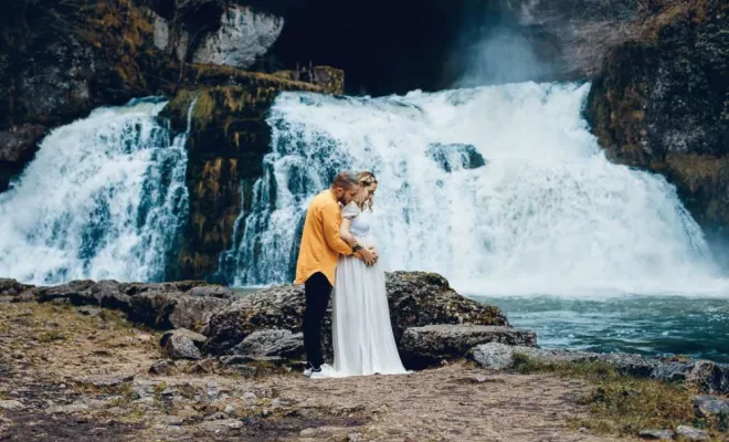Séance photo grossesse en pleine nature en Franche-Comté, Besançon, TAILS PHOTOGRAPHIE