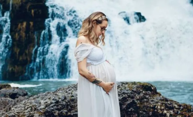 Séance photo grossesse en pleine nature en Franche-Comté, Besançon, TAILS PHOTOGRAPHIE