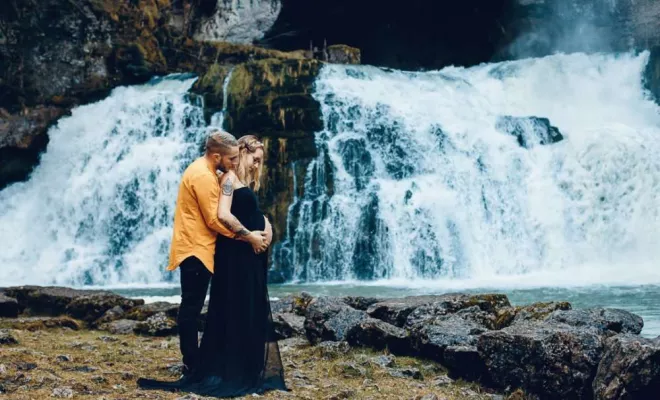 Séance photo grossesse en pleine nature en Franche-Comté, Besançon, TAILS PHOTOGRAPHIE